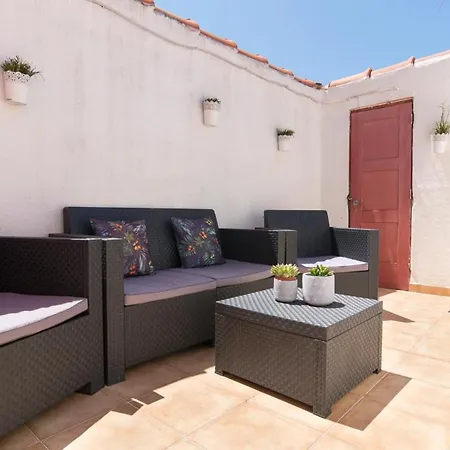 Cozy Downtown 公寓 *